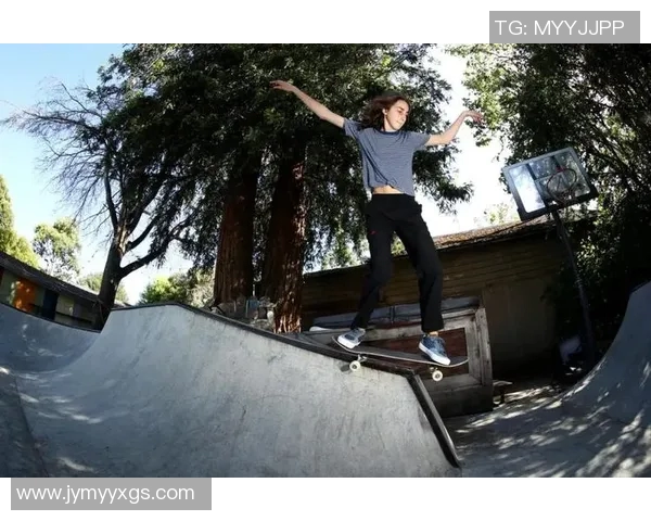 滑板人生的追逐与坚持：周娜的成长与梦想分享